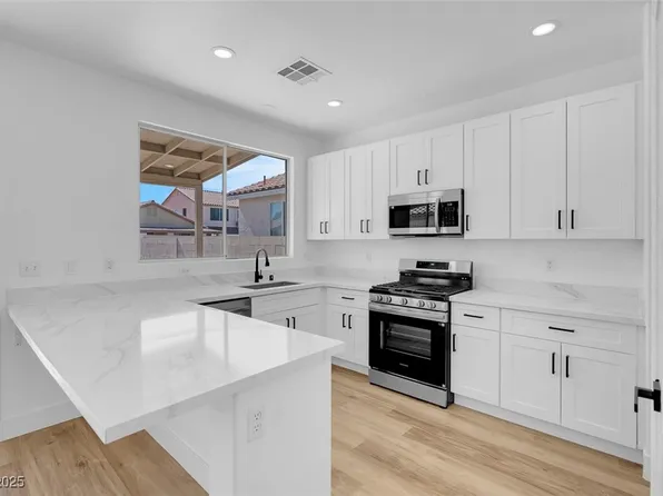 8725 Russet Hills Ct, Las Vegas, NV 89147