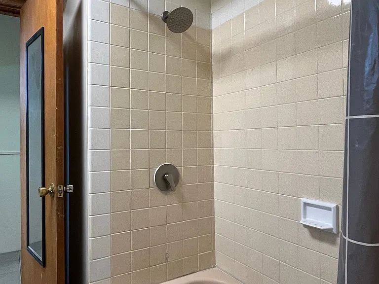615 E State St #1 — Photo 11