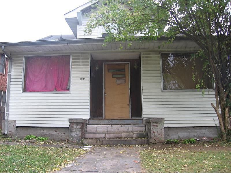 1st image of 2452 E 5th Ave