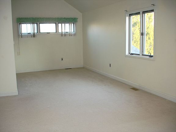 master bedroom sitting area