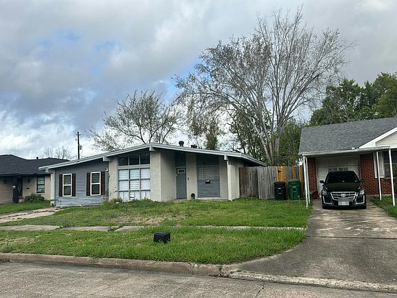 2nd image of 903 Arvana St