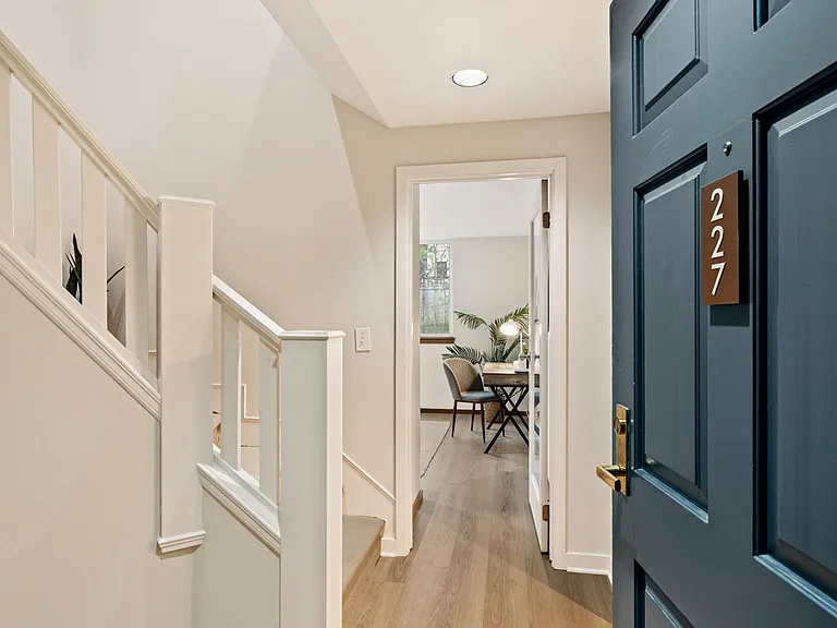 2350 10th Ave E #227 — Photo 2
