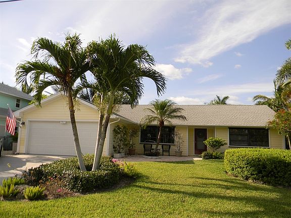 2nd image of 1422 SW Eagle Nest Way