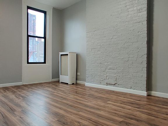 3rd image of 782 Dawson St Floor 2