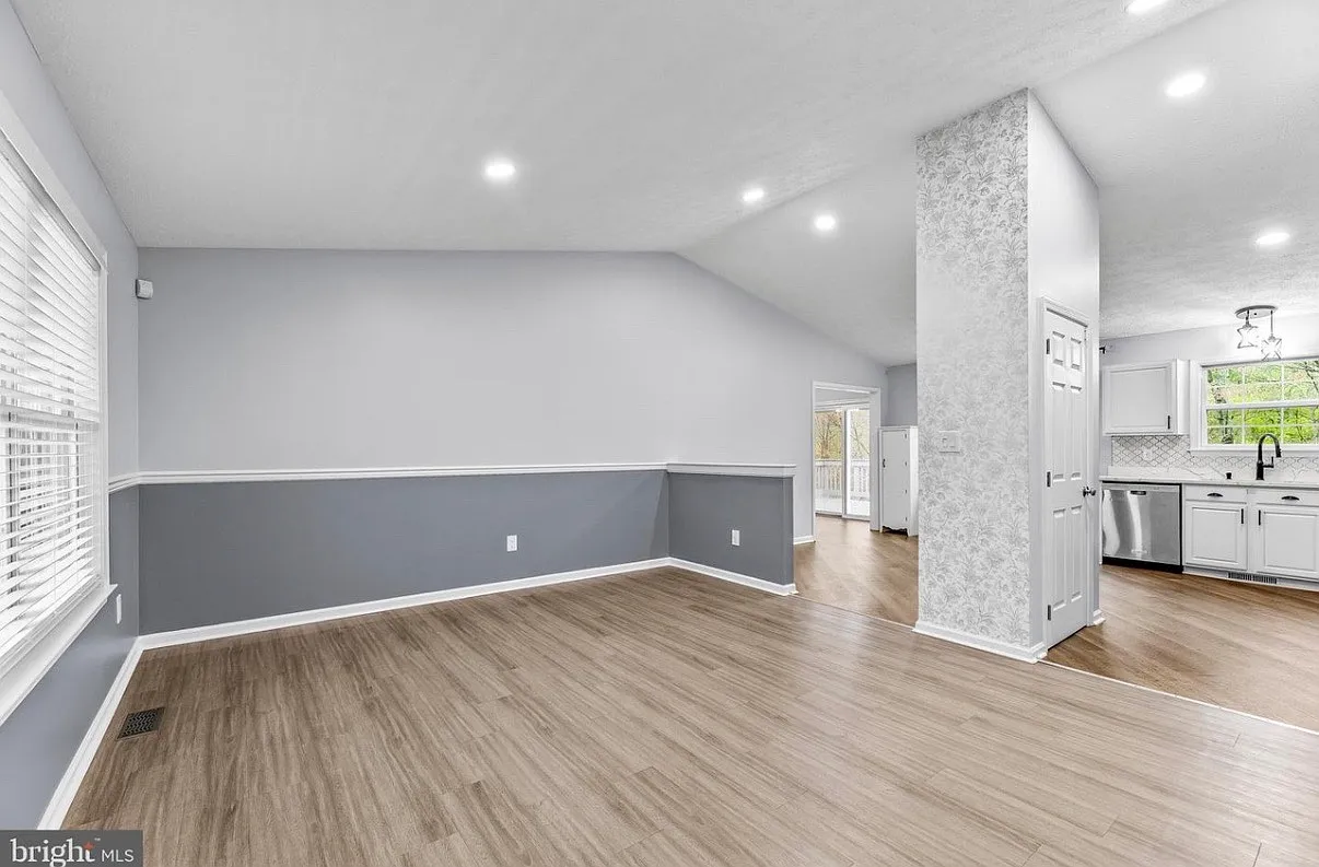 4 bed, 2279 sqft, $3,100 — Photo 4