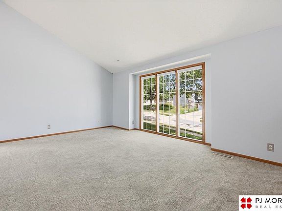 5th image of 6611 Aspen St
