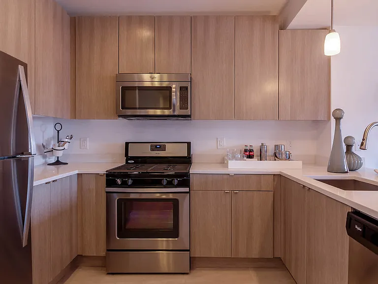 Kitchen with Caesarstone Counters