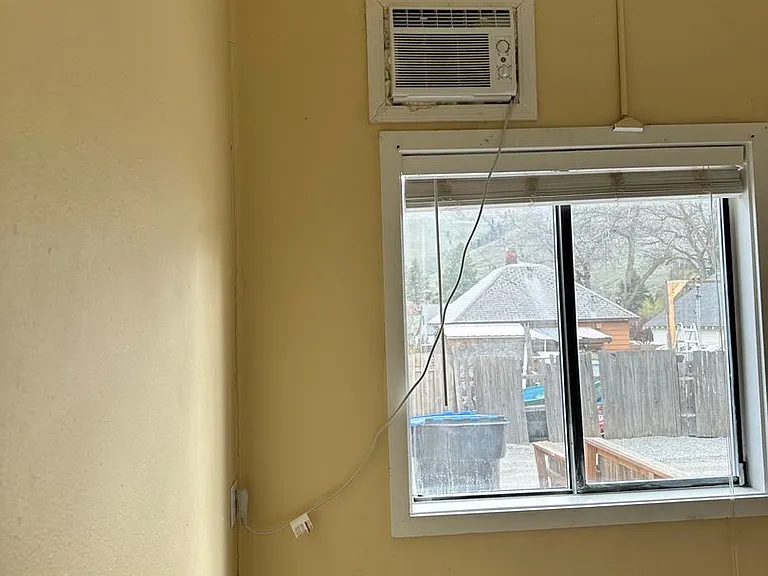 514 E Woodin Ave — Photo 8