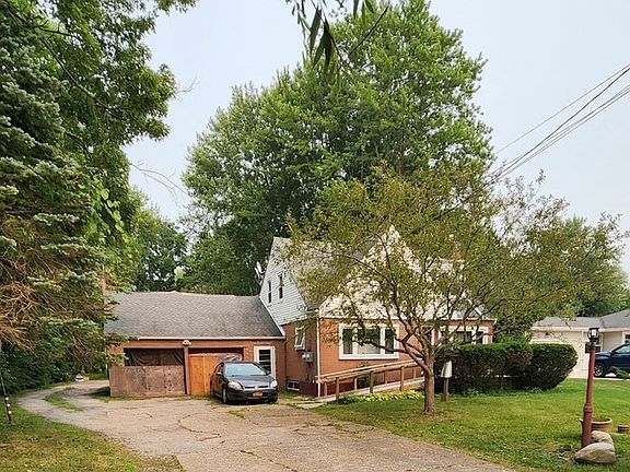 2nd image of 6875 Nash Rd