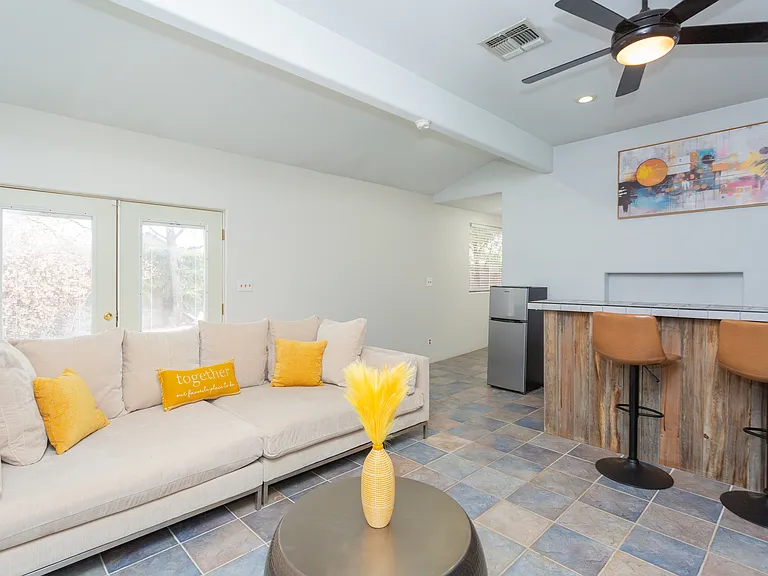 610 W Hermosa Dr — Photo 19