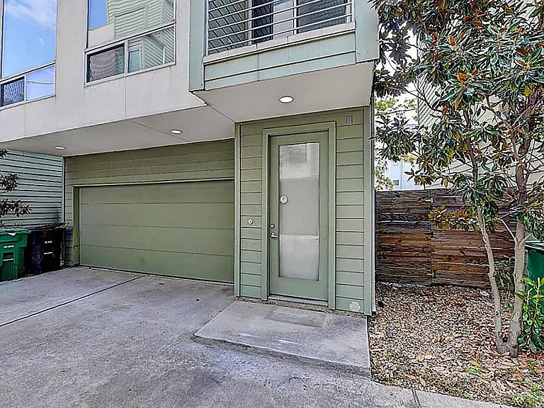 711 Andrews St — Photo 14
