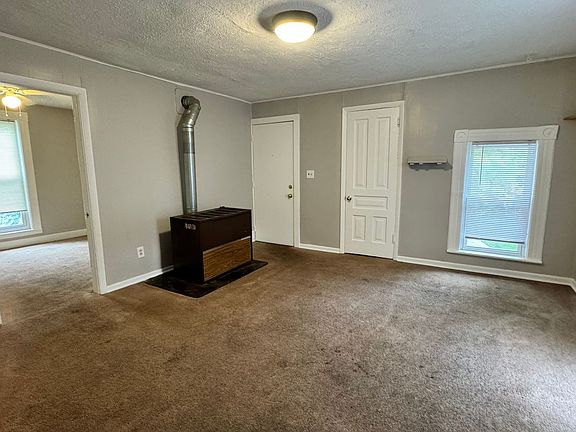 3rd image of 737 Clancy Ave NE #2
