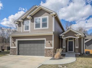 12614 Charlotte St, Kansas City, MO 64146