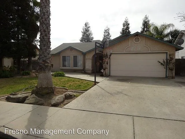 2627 Almond St photo 1