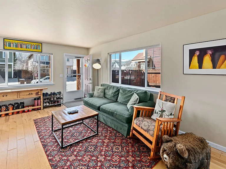 339 Cleveland Pl — Photo 1