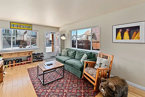 339 Cleveland Pl Photo 1