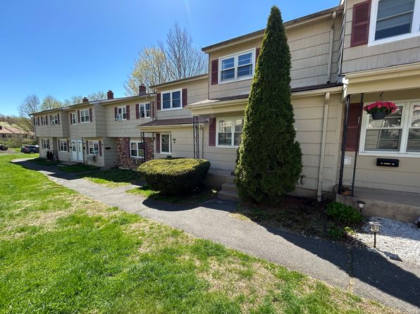 65 Round Tree Dr UNIT 2, Naugatuck, CT 06770