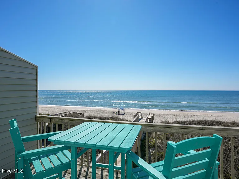 3994 Island Dr — Photo 3