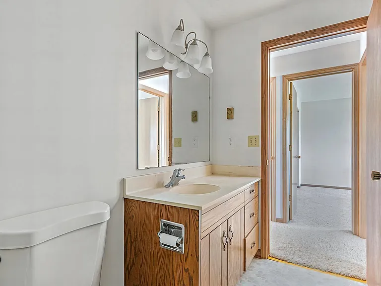 16 W Klubertanz Dr — Photo 33