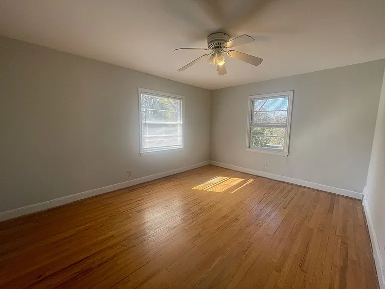 Duplex on Saluda Ave. - Near 5 Points — Photo 8