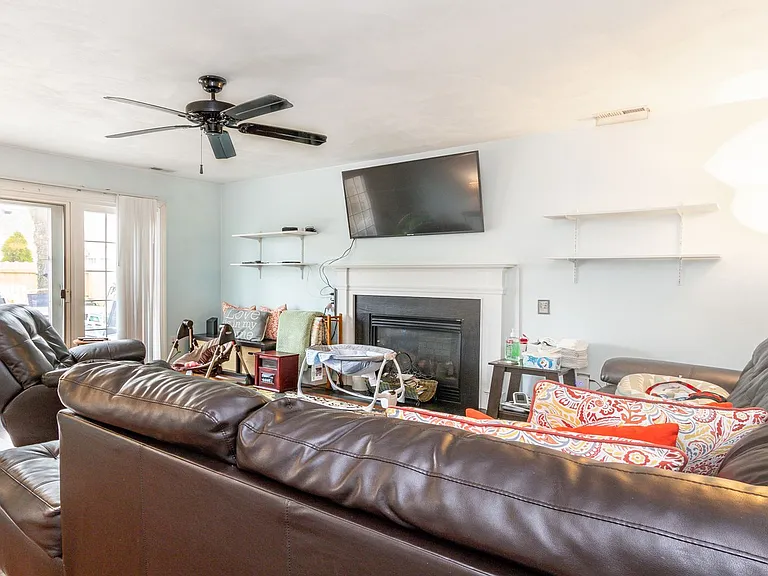 601 Lord Byron Ct — Photo 18