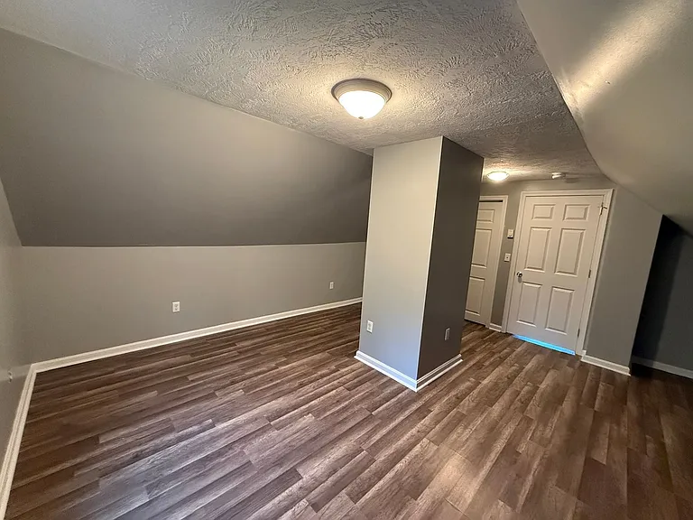 22 Burr St — Photo 18
