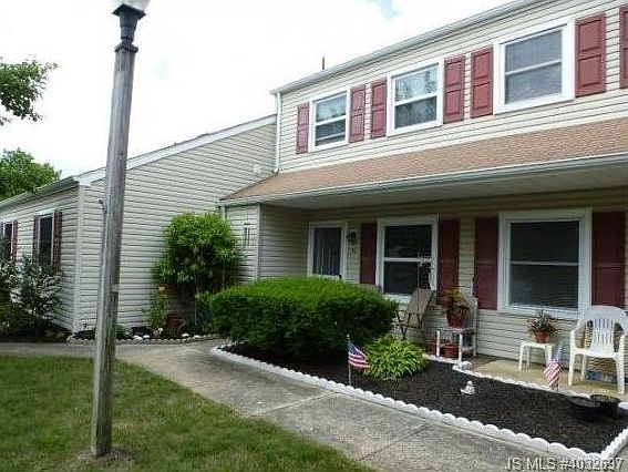 1st image of 14 Chesapeake Ct