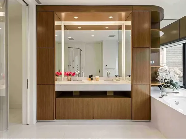 50 United Nations Plaza image 14 of 26