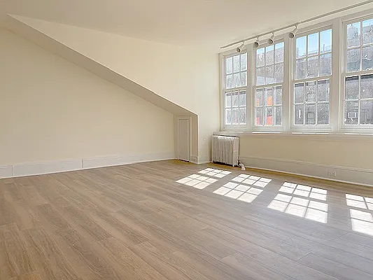 Rented by AJ Clarke | media 12