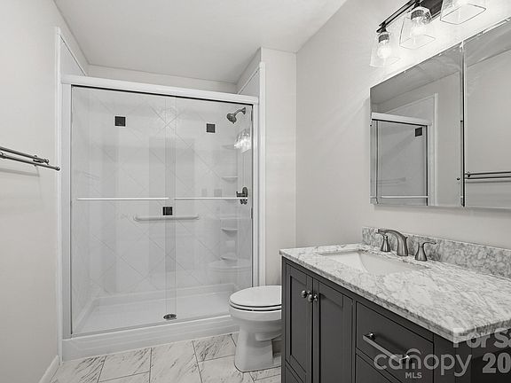 5th image of 3330 Penshurst Rd