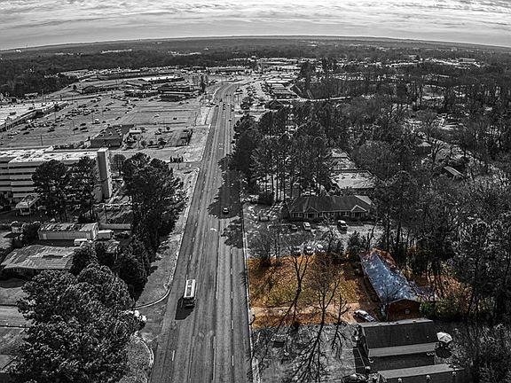 4th image of 1833 Darby Dr