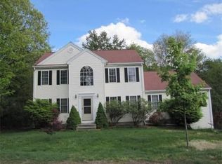 44 Pleasant St, Upton, MA 01568