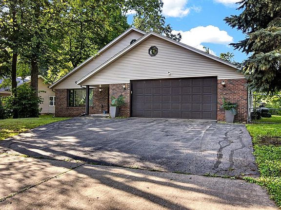 3rd image of 13043 W Lancaster AVENUE