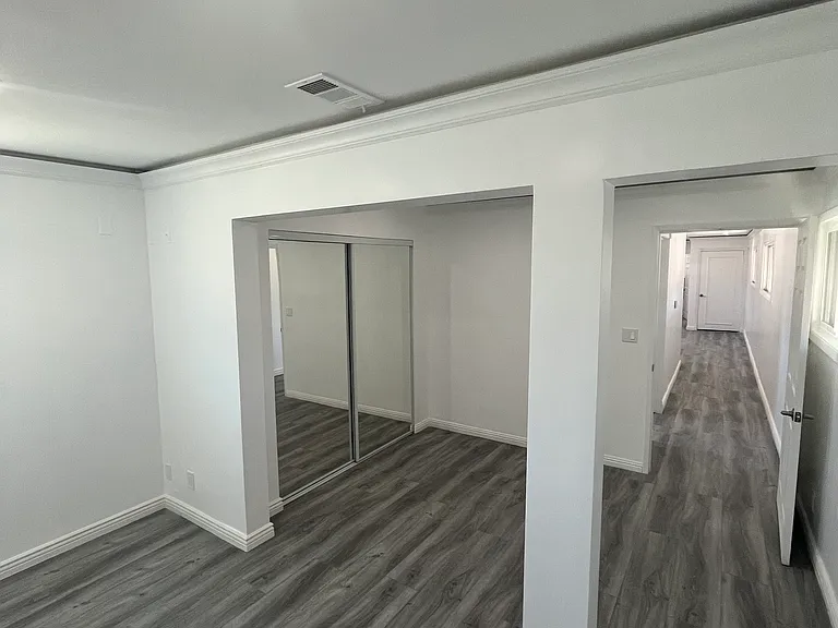 11685 Magnolia Blvd #B — Photo 7