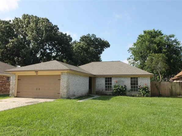1006 Stoneleigh Ct, Tomball, TX 77375