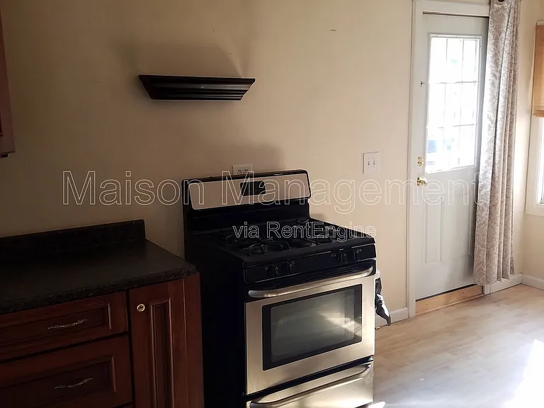 486 S Goodman St — Photo 8