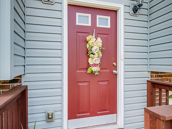 4th image of 2233 Clyce St