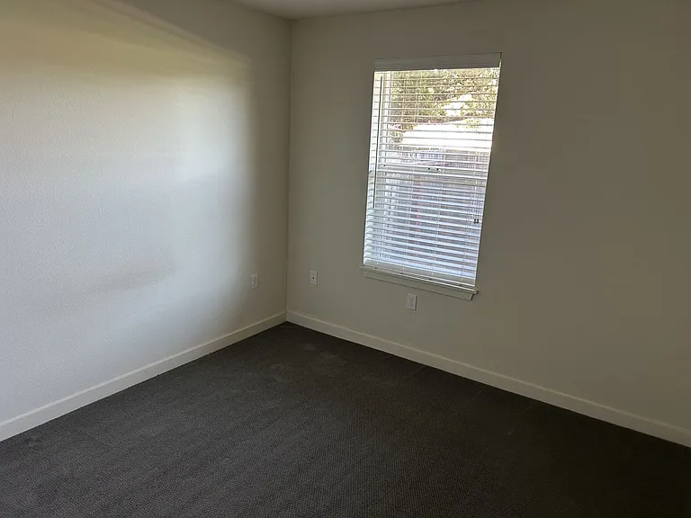 445 Southwest Blvd #8 — Photo 10