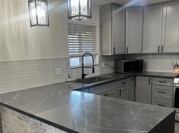 6521 Aberdeen Ln, Las Vegas, NV 89107