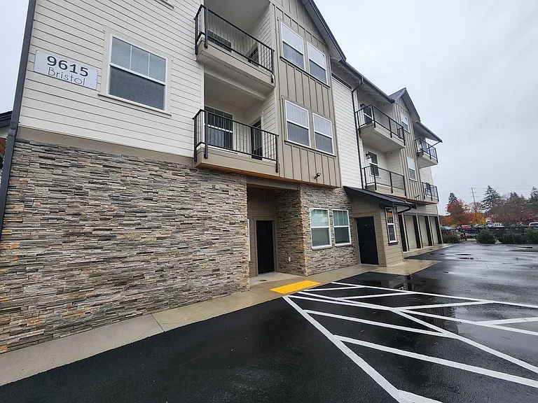 9615 Bristol Ave SW — Photo 13
