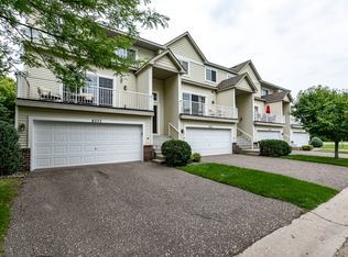 8233 Darcy Ln, Inver Grove Heights, MN 55076