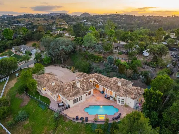 161 Lemon Grove Dr, Fallbrook, CA 92028