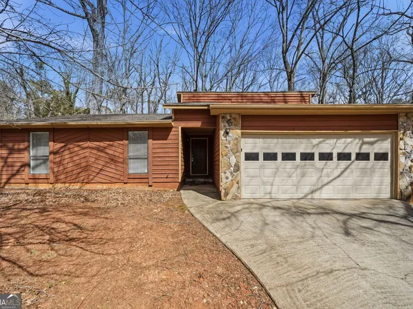 3396 Deshong Dr, Stone Mountain, GA 30087