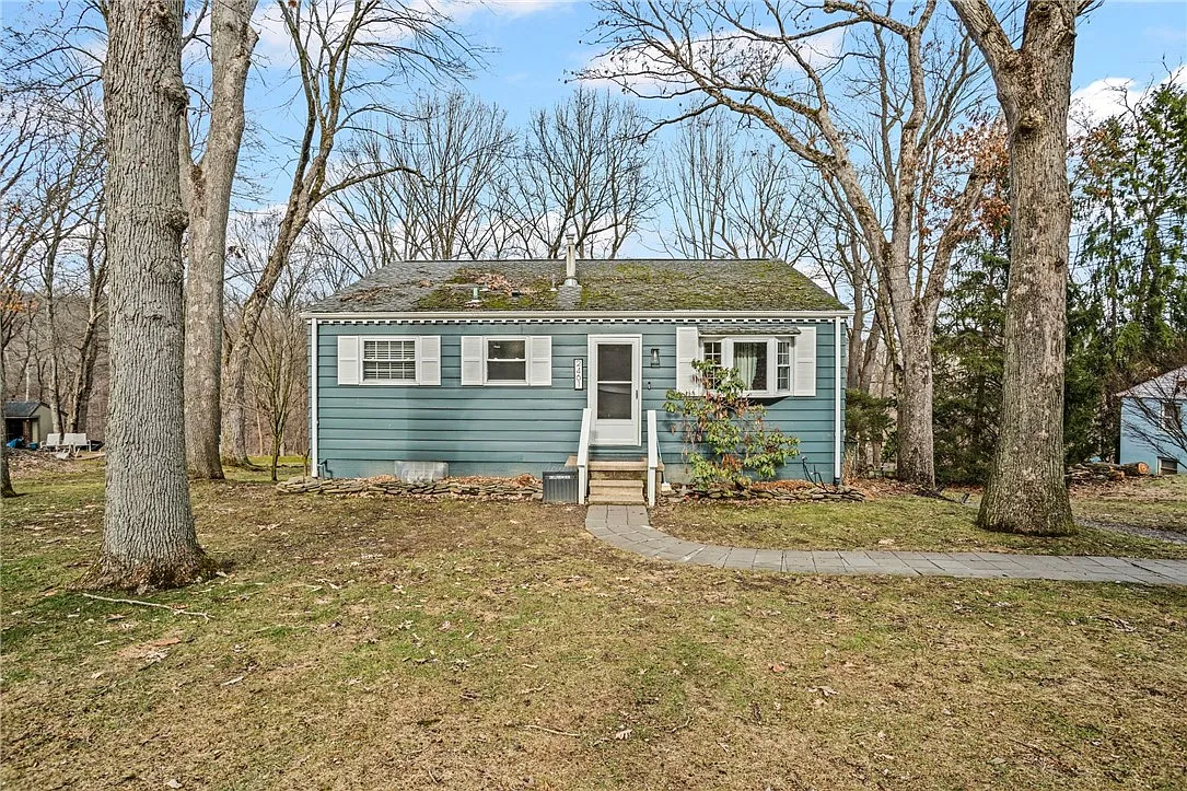2461 Oak Hill Rd photo 1