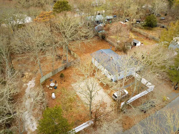 423 Lincoln Rd Extension, Hyannis, MA 02601