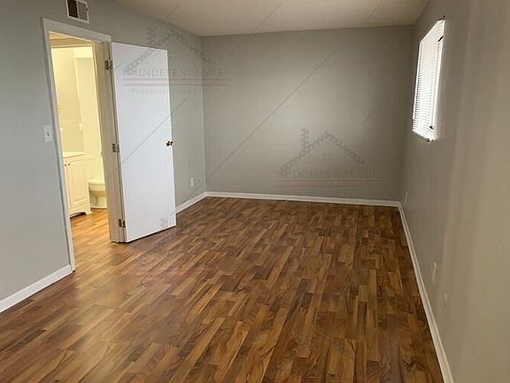 2nd image of 1507 Manchester Ave #4