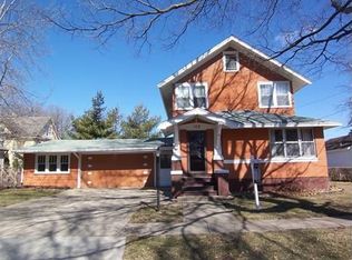 113 8th St, Ames, IA 50010