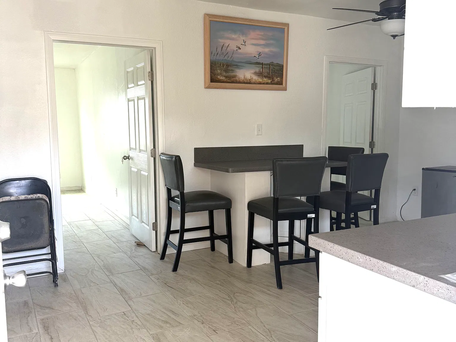 2 bed, 882 sqft, $2,000 — Photo 4