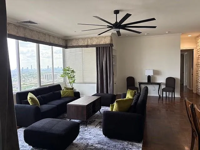 3 bed, 2.5 bath, 3406 sqft, $5,800 — Photo 4