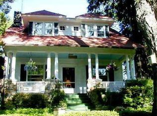 15 W View Pl, Riverside, CT 06878